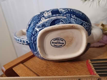 Photo of free English china teapot without lid (near Britannia Plaza) #3