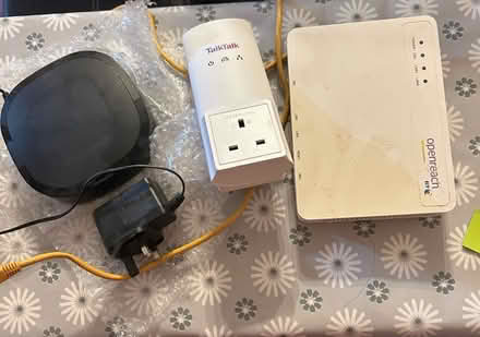 Photo of free Phone/ tv thingys (Rose Hill OX4 4) #1