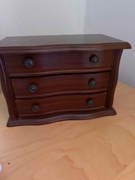 Photo of free Wooden jewellery box (Hemel Hempstead HP2) #1