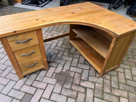 Photo of free Desk (woking) #1