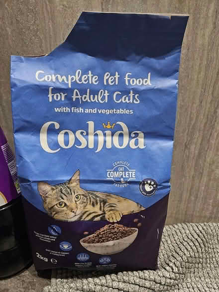 Photo of free Adult cat food (Shiregreen S5 0AN) #1