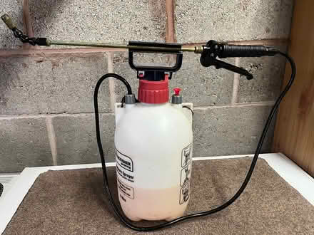 Photo of free 5 litre pressure sprayer (CH43) #2