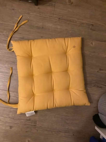 Photo of free 6 John Lewis Outdoor cushions (Canada Water SE16) #3