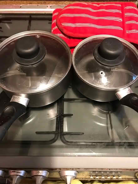 Photo of free Kitchen pots and kitchen gloves (Tottenham Hale N17) #1