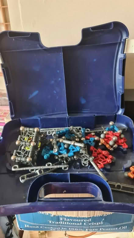 Photo of free Magnetix Construction Toy (Stonehouse GL10) #2