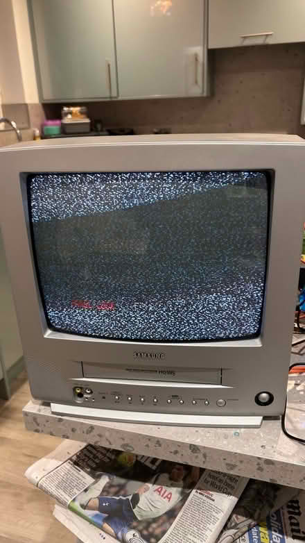 Photo of free Samsung VCR/TV combo, panel locked (Ilkeston DE7 DE7) #1