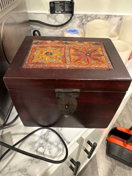 Photo of free Wood box with decor (newark) #1
