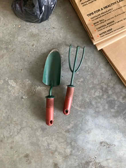 Photo of free Various garden/ household items (New Milford) #3