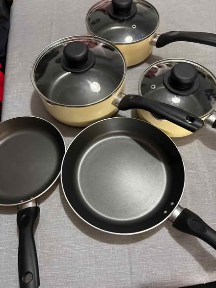 Photo of free Non stick saucepan set (Sandhurst GU47) #1