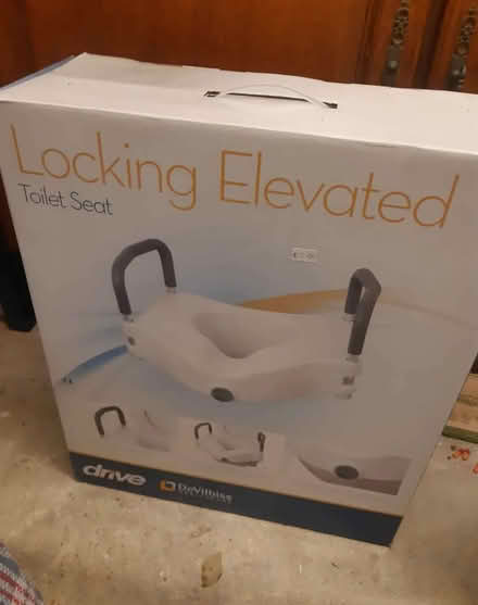 Photo of free Raised toilet seat and bath rail (Riddlesdown) #1