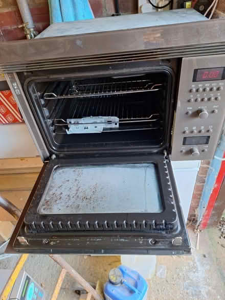 Photo of free Bosch built in oven (working (Hibaldstow) #3