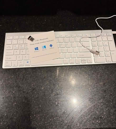 Photo of free Wireless keyboard (Haight-Ashbury) #1