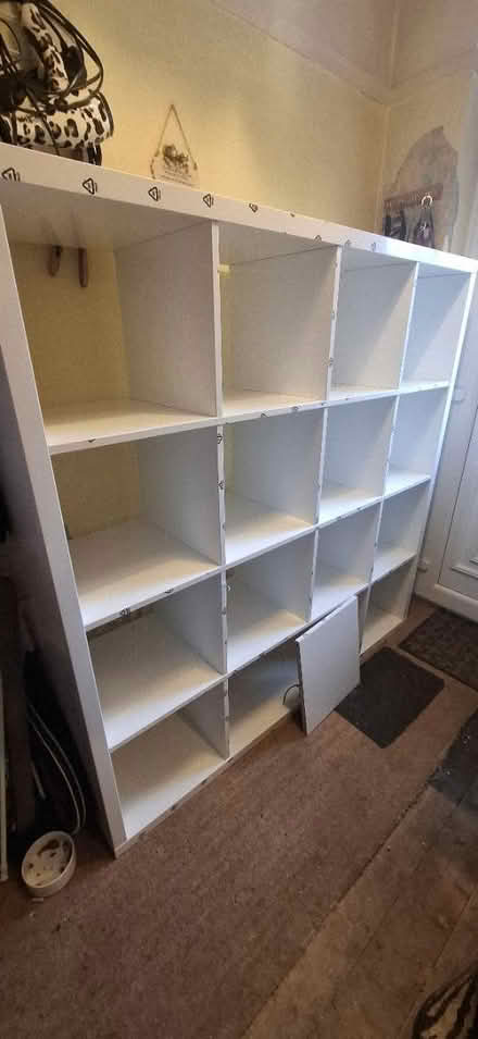 Photo of free 4×4 kallax unit (Croydon CR2) #1