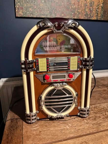 Photo of free Jukebox style radio / CD player (South Abingdon (OX14)) #1