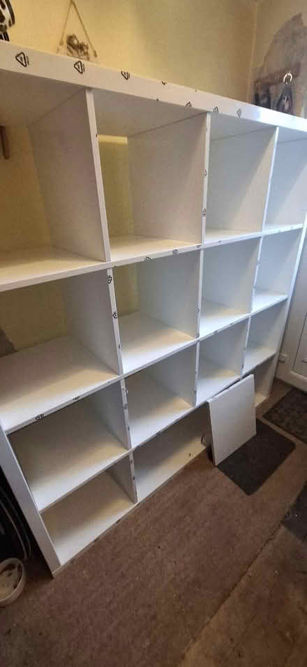 Photo of free 4×4 kallax unit (Croydon CR2) #2