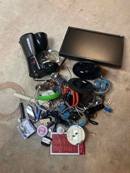 Photo of free Box of old/broken electronics (Skokie) #1