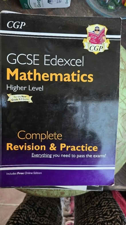 Photo of free Various GCSE Revision Guides/Cards (Innox Hill Frome BA11) #4