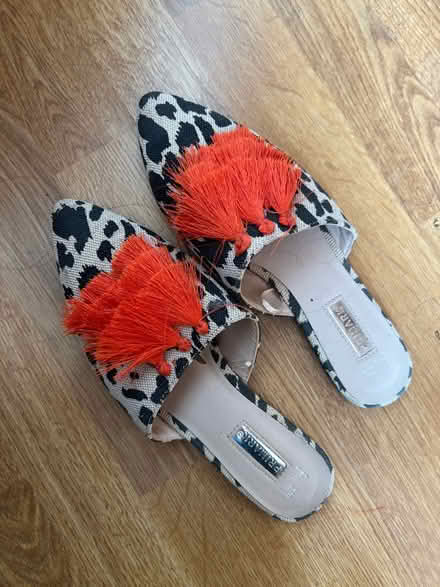 Photo of free Stylish slippers (Enfield N13) #1