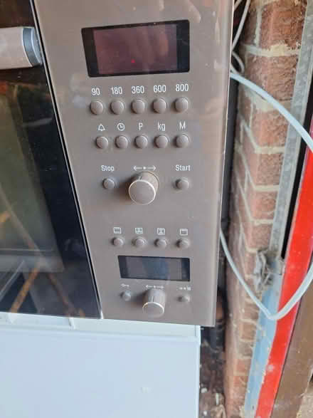 Photo of free Bosch built in oven (working (Hibaldstow) #2