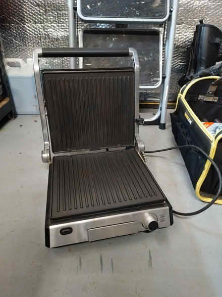 Photo of free Grill/Panini Maker, For Spares? (CT2) #1