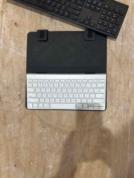 Photo of free Apple Keyboard, wireless (Cortlandt Manor) #1