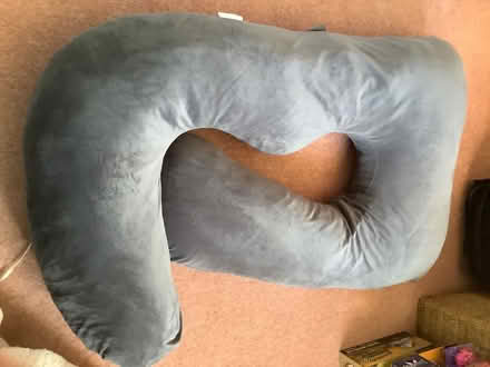 Photo of free Pregnancy pillow (Rushwick WR2) #1