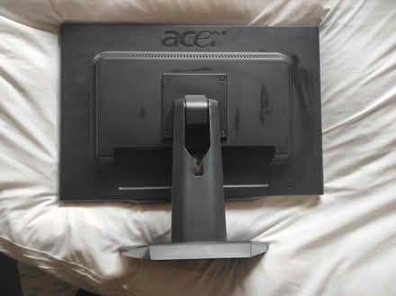 Photo of free 22" monitor (Bermondsey Square SE1) #2