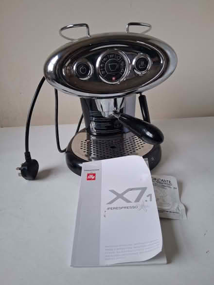 Photo of free Illy Iperespresso 7 Francis Francis coffee machine (Kenilworth Road DE5) #1