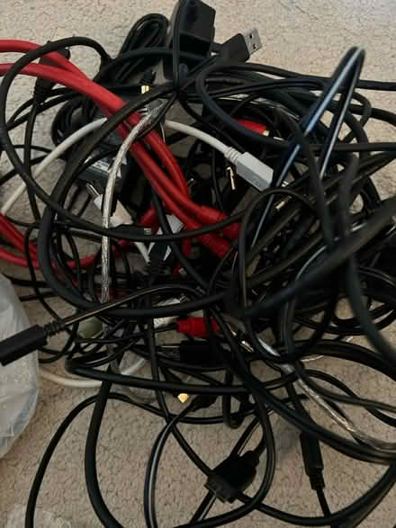 Photo of free Wires / connectors (Battersea SW11) #1