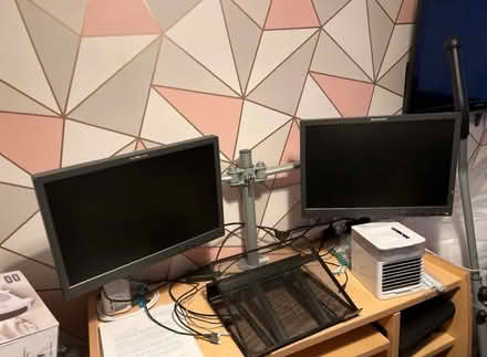 Photo of free Older monitors (Walworth SE17) #2
