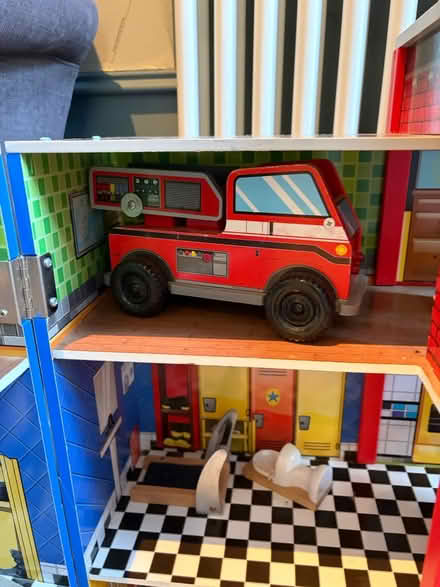 Photo of free Children's play house (Bushey WD23) #3