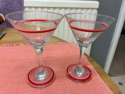 Photo of free A pair of Martini glasses (Spacey Houses HG3) #1