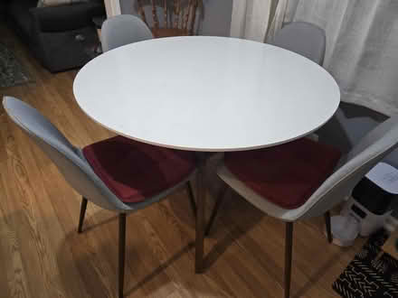 Photo of free Kitchen Table (Huntington) #2