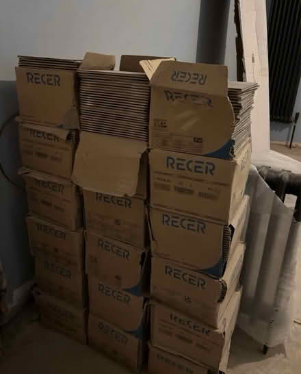 Photo of free c. 4.5sqm black ceramic 20x20 tiles (Turnpike Lane, N22) #2