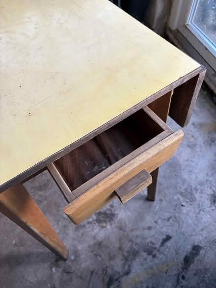 Photo of free Mid 20th century Formica table (Rubery B45) #3