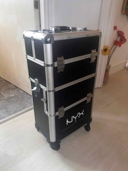 Photo of free Makeup Case (2 parts) (SE27) #4