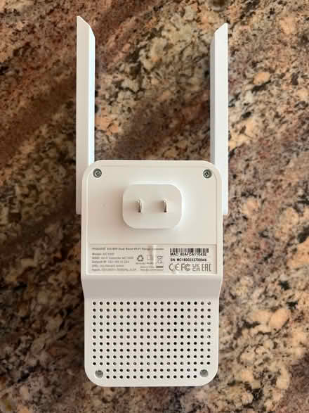 Photo of free Macard AX1800 Wi-Fi range extender (Montrose) #2
