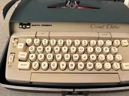 Photo of free Two Electric typewriters (Los Altos Hills) #3