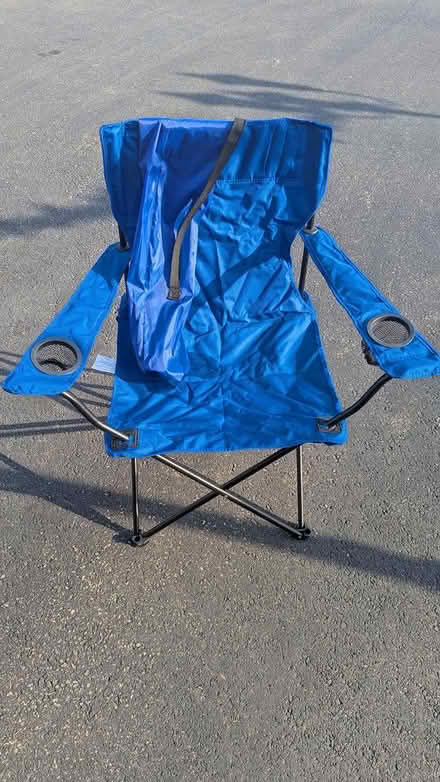 Photo of free Blue camp chair (Raritan Township/Ringoes) #2