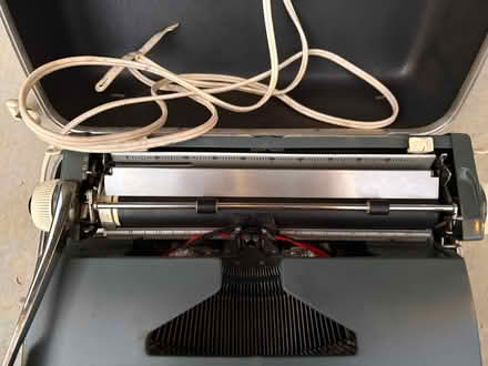 Photo of free Two Electric typewriters (Los Altos Hills) #2