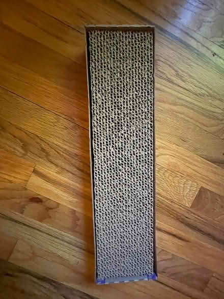 Photo of free cat scratcher (Wedgwood) #1