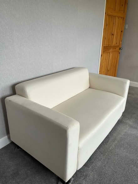 Photo of free 2 seater setee (HD4) #1