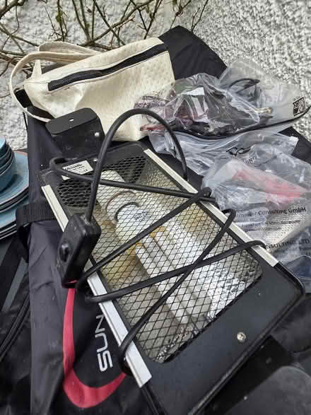 Photo of free Dog clippers and parrot light (Sutton Courtenay OX14) #3
