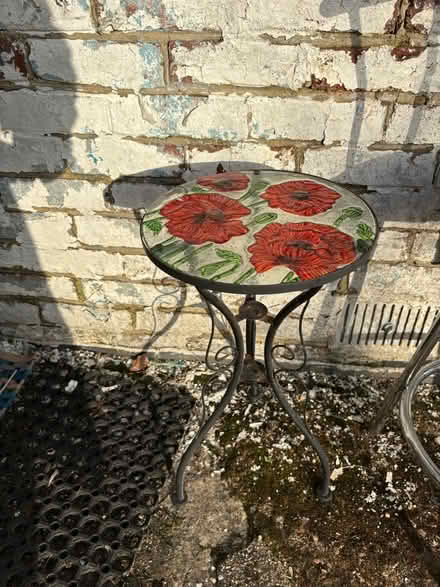Photo of free Pretty Poppy glass top side table (Emsworth PO10) #1