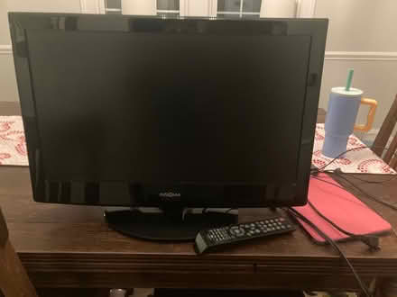 Photo of free Insignia television (Sauganash park) #1