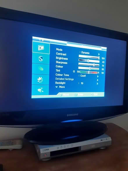 Photo of free Samsung flat screen 32in TV (South Croydon, Greater London) #3