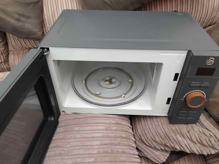 Photo of free Swan 800w microwave (Little Baddow CM3) #2