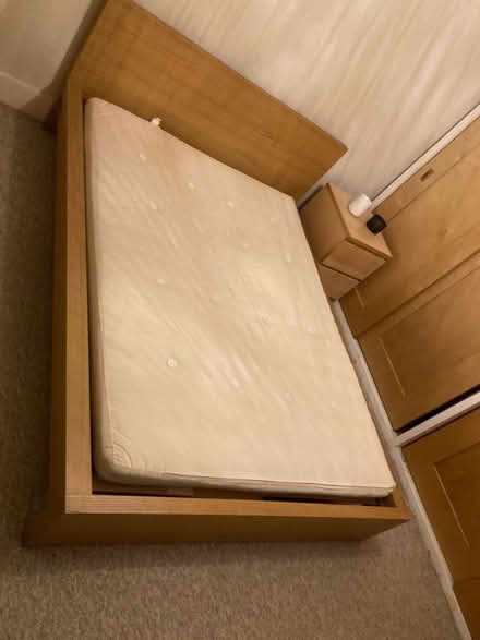 Photo of free Double bed (N4 4HH) #2