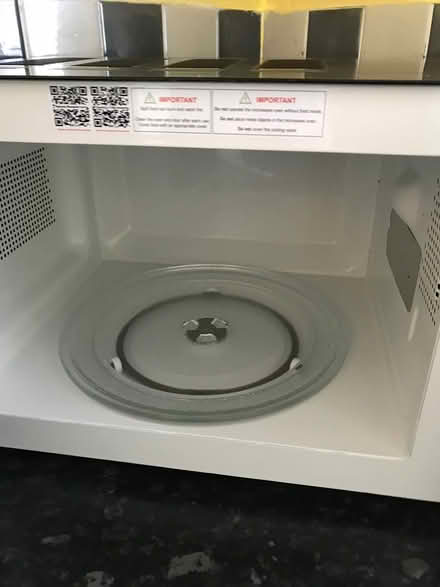 Photo of free Microwave (Dunstable) #3