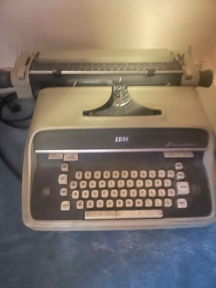 Photo of free IBM executive selectric (Newtonville (Shaws)) #1